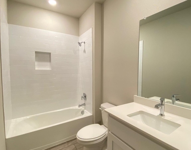 2312 Redwing Drive - Photo Thumbnail 12