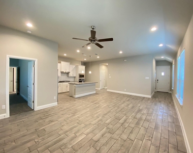 2312 Redwing Drive - Photo Thumbnail 7