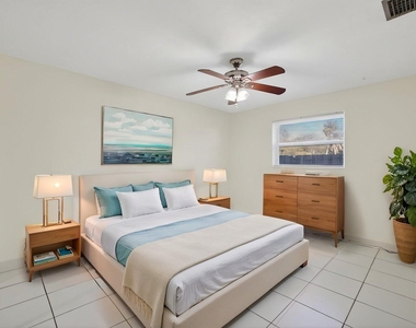 2500 Sw 18th Terrace - Photo Thumbnail 5