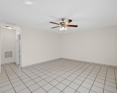 2500 Sw 18th Terrace - Photo Thumbnail 14