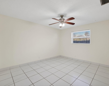 2500 Sw 18th Terrace - Photo Thumbnail 6