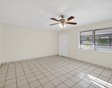 2500 Sw 18th Terrace - Photo Thumbnail 15