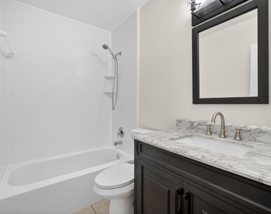 2500 Sw 18th Terrace - Photo Thumbnail 2