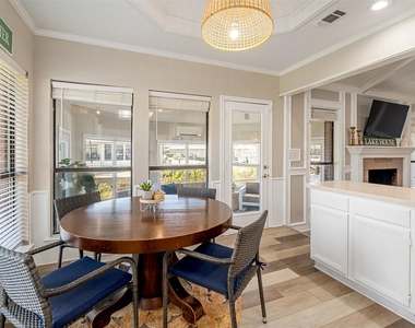 111 Hickory Creek Circle - Photo Thumbnail 4