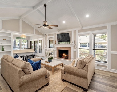 111 Hickory Creek Circle - Photo Thumbnail 13