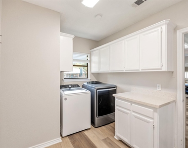 111 Hickory Creek Circle - Photo Thumbnail 18