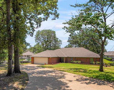 111 Hickory Creek Circle - Photo Thumbnail 32