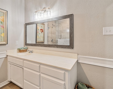 111 Hickory Creek Circle - Photo Thumbnail 15