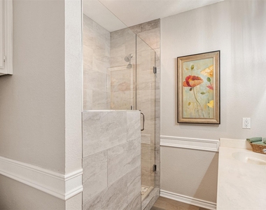 111 Hickory Creek Circle - Photo Thumbnail 16