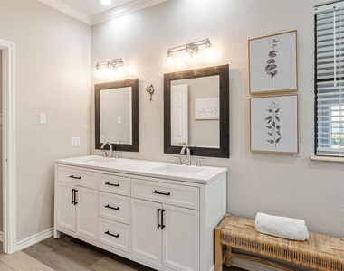 111 Hickory Creek Circle - Photo Thumbnail 25