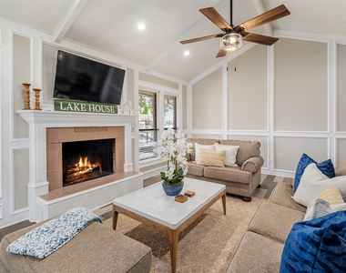 111 Hickory Creek Circle - Photo Thumbnail 14
