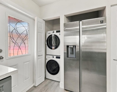4952 Nw 21st Avenue - Photo Thumbnail 7