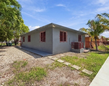 4952 Nw 21st Avenue - Photo Thumbnail 35