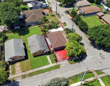 4952 Nw 21st Avenue - Photo Thumbnail 40