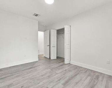 4952 Nw 21st Avenue - Photo Thumbnail 28