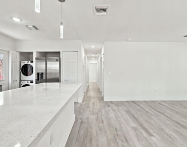 4952 Nw 21st Avenue - Photo Thumbnail 13