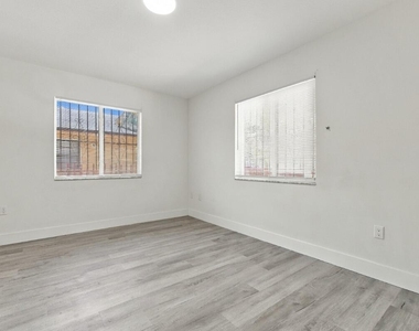 4952 Nw 21st Avenue - Photo Thumbnail 21
