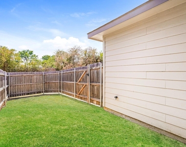 5556 Willamette Drive - Photo Thumbnail 2