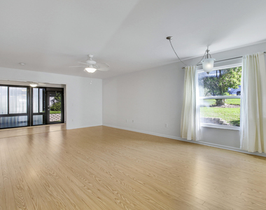 8388 Se Croft - Photo Thumbnail 13