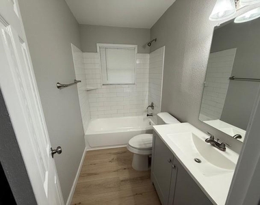716 Faulkner Lane - Photo Thumbnail 4