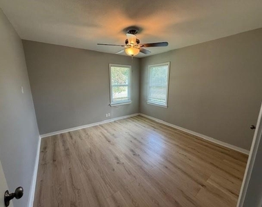716 Faulkner Lane - Photo Thumbnail 5