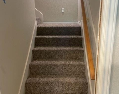 4034 Cougar Way - Photo Thumbnail 3