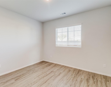 5528 Calm Waters Court - Photo Thumbnail 10