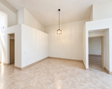 6841 Nw 81st Court - Photo Thumbnail 8