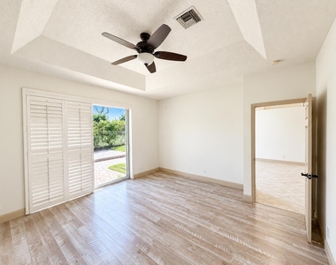 6841 Nw 81st Court - Photo Thumbnail 12