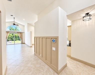 6841 Nw 81st Court - Photo Thumbnail 1
