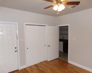 719 S Clinton Avenue - Photo Thumbnail 7