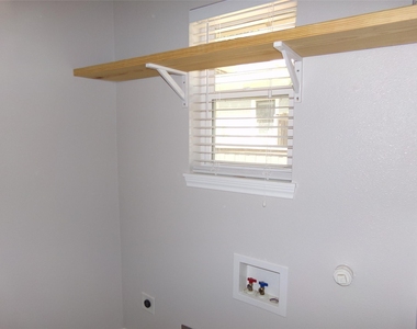 719 S Clinton Avenue - Photo Thumbnail 3