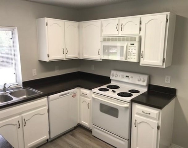 1601 Meridian Way - Photo Thumbnail 6