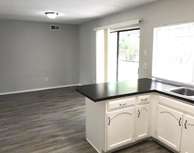 1601 Meridian Way - Photo Thumbnail 7