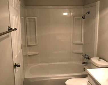 1601 Meridian Way - Photo Thumbnail 10