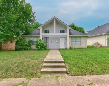 914 W Houston Street - Photo Thumbnail 1