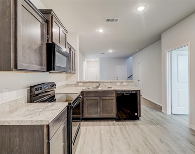 1300 Esther Lane - Photo Thumbnail 3