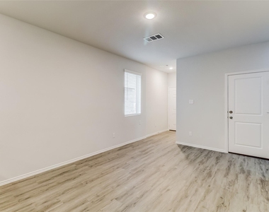 1300 Esther Lane - Photo Thumbnail 5