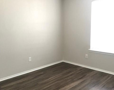 3110 Leanne Street - Photo Thumbnail 5