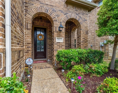 3513 Bans Crown Boulevard - Photo Thumbnail 3