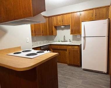 2616 Elwood Drive - Photo Thumbnail 2