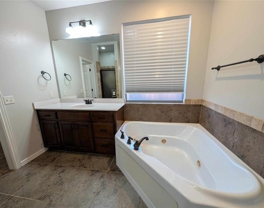 2416 Nw 153rd Street - Photo Thumbnail 12