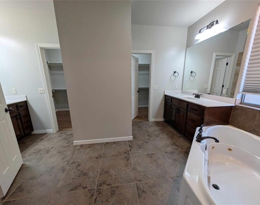 2416 Nw 153rd Street - Photo Thumbnail 11