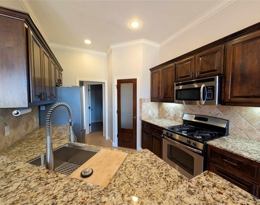 2416 Nw 153rd Street - Photo Thumbnail 7