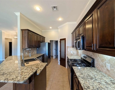 2416 Nw 153rd Street - Photo Thumbnail 4