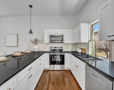 5806 Bryan Parkway - Photo Thumbnail 10