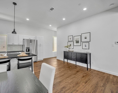 5806 Bryan Parkway - Photo Thumbnail 12