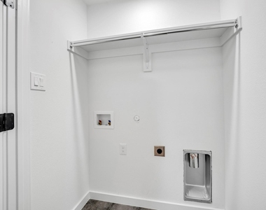 5806 Bryan Parkway - Photo Thumbnail 26