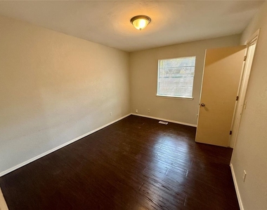 12003 Windmill Drive - Photo Thumbnail 10