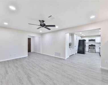 512 Morgan Drive - Photo Thumbnail 27